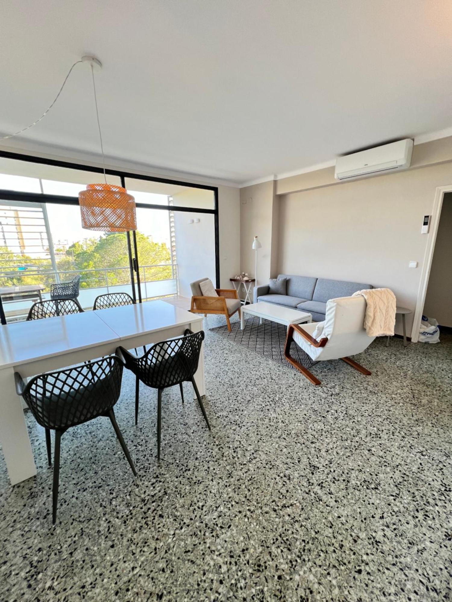3 Room Apartment, 500M To Beach, Swimming Pool, Nice Terrace Roses Buitenkant foto