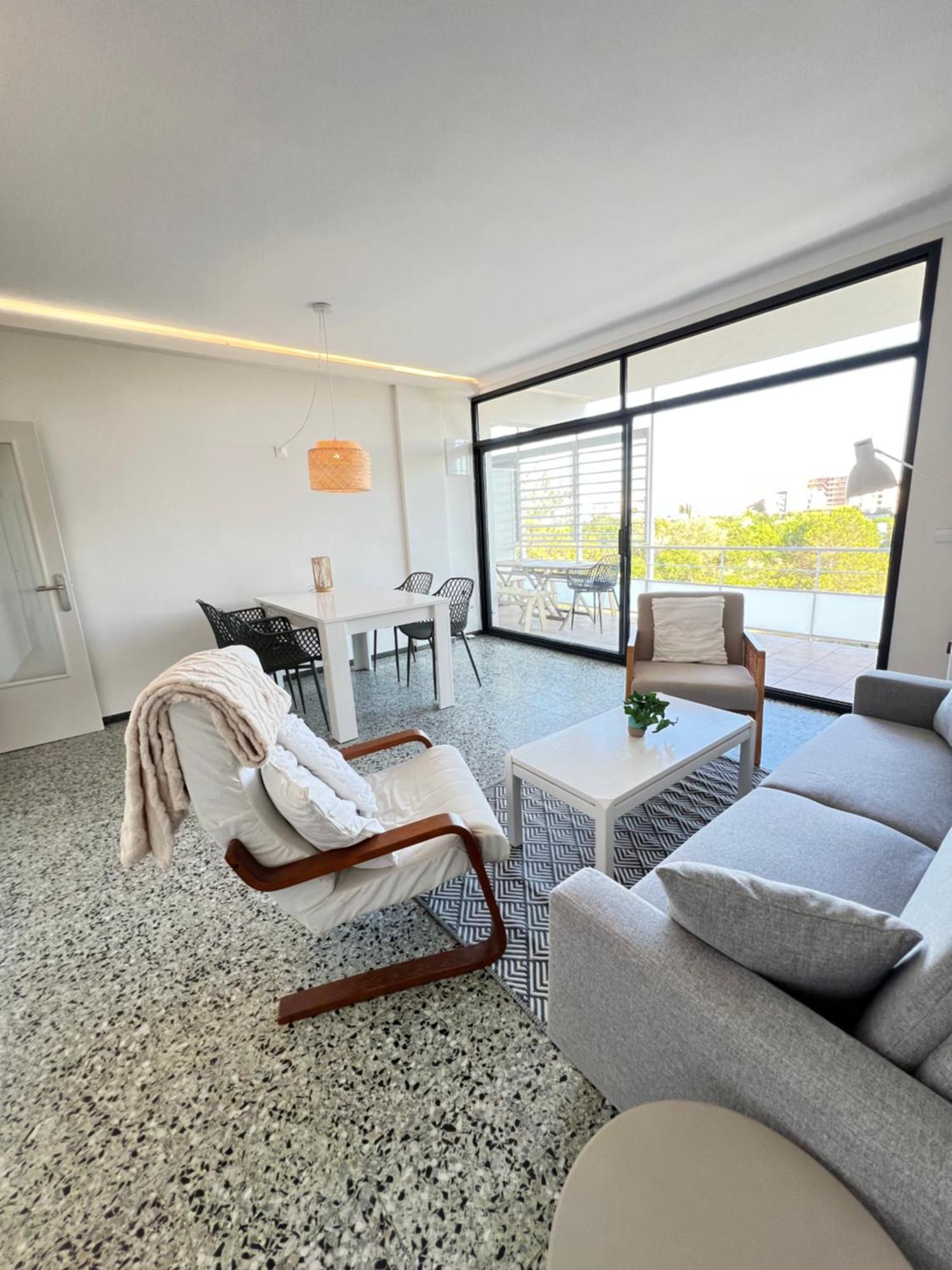 3 Room Apartment, 500M To Beach, Swimming Pool, Nice Terrace Roses Buitenkant foto